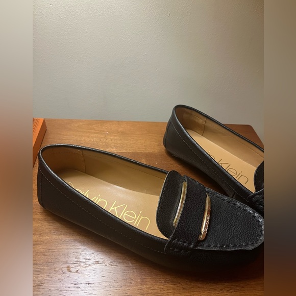 Calvin Klein black and gold loafer flats. Sz 8.5 Medium - Picture 9 of 9
